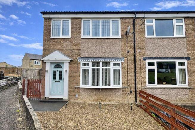 3 bed property, in Bowood Road, £210,000