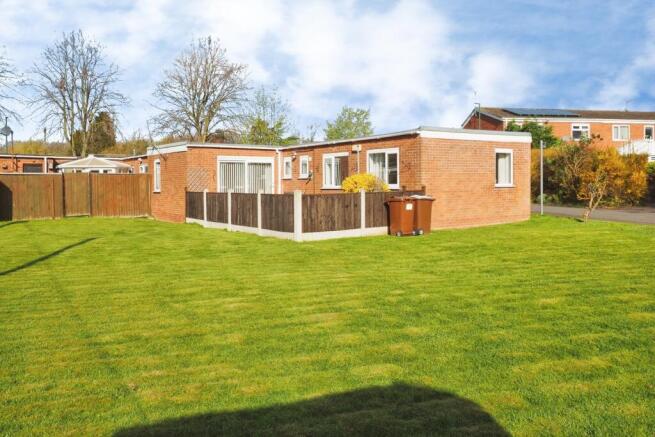 2 bed property, in Gervase Gardens, £200,000
