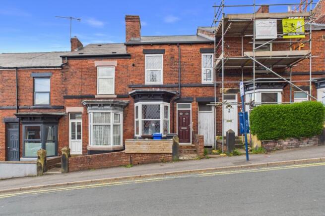 3 bed property, in Derbyshire Lane, £175,000