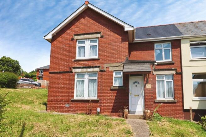 3 bed property, in College Road, £220,000