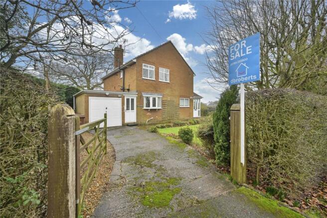 3 bed property, in Hyde Lea, £370,000