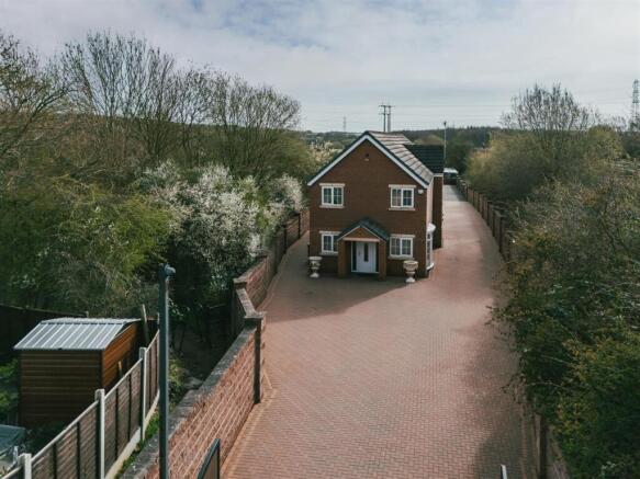 4 bed property, in John Hibbard Avenue, £900,000