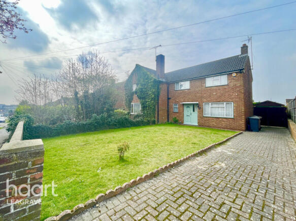 2 bed property, in Wellfield Avenue, £280,000