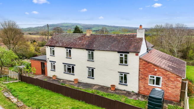 4 bed property, in Hillend, £700,000