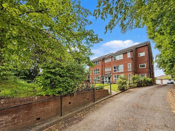 2 bed property, in Middleton Road, £170,000