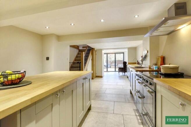 2 bed property, in Morse Road, £324,999
