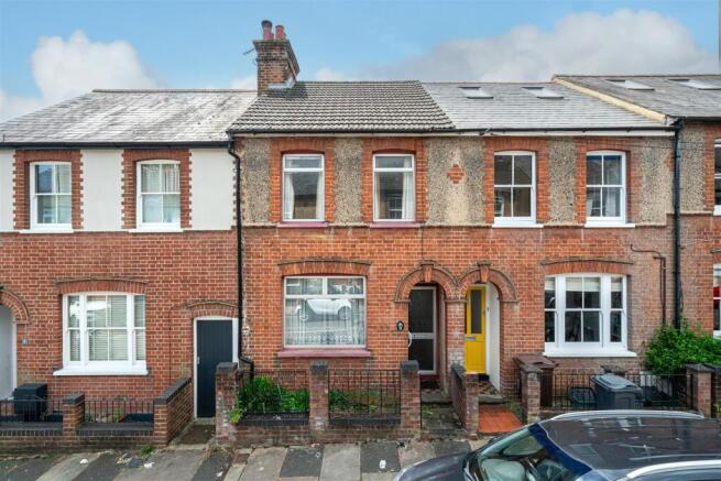 3 bed property, in Hart Road, £625,000
