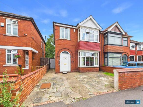 3 bed property, in Harrowden Road, £160,000