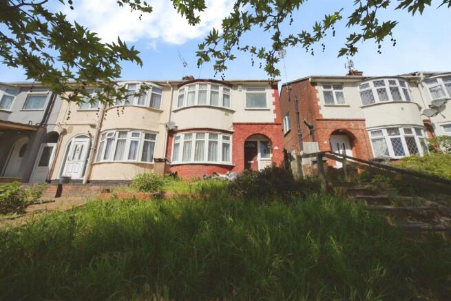 3 bed property, in Bramingham Road, £290,000
