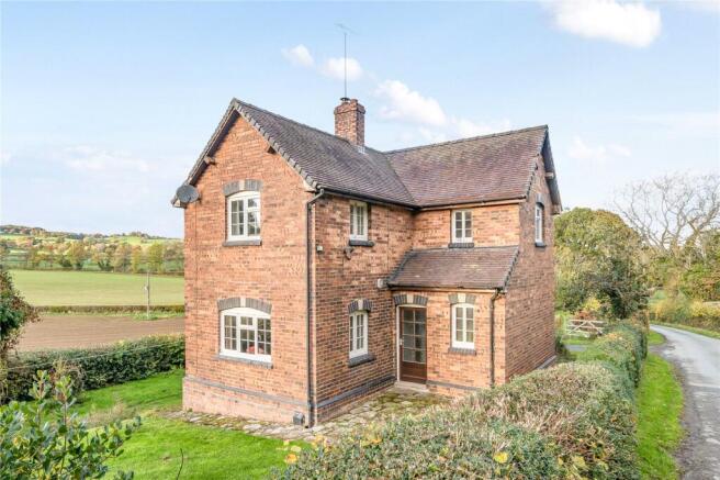 3 bed property, in Park Lane, £495,000