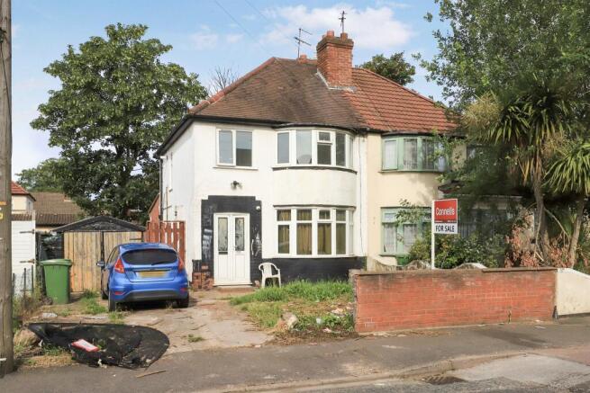 3 bed property, in Showell Road, £250,000