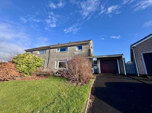 4 bed property, in Churchill Drive, £270,000