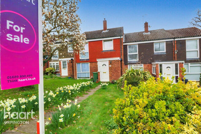 3 bed property, in Red Cedars Road, £475,000