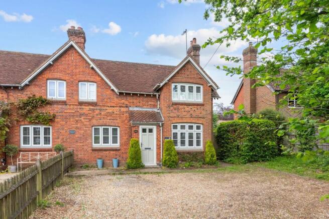 3 bed property, in Brighton Road, £585,000