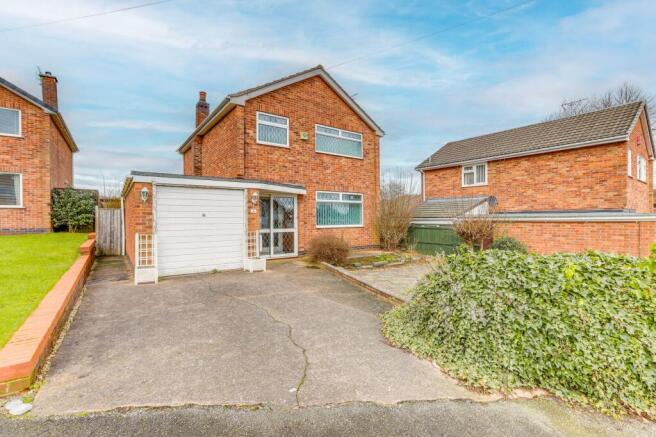 3 bed property, in Polperro Way, £230,000