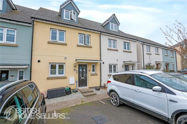 4 bed property, in Trevarner Meadow, £300,000
