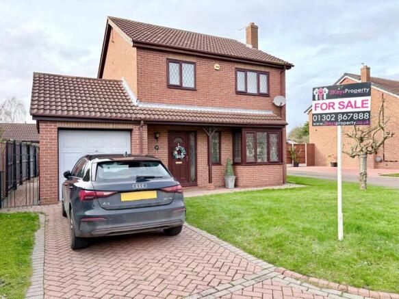 3 bed property, in Gatesbridge Park, £300,000