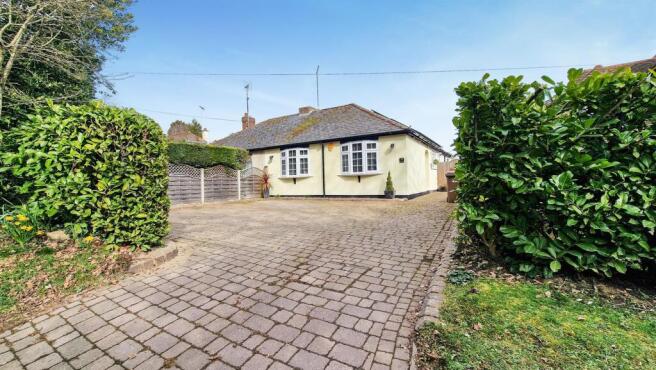 2 bed property, in Hyde Lane, £500,000