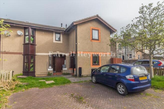 2 bed property, in Holden Way, £170,000