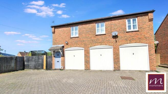1 bed property, in Fairford Leys Way, £219,950