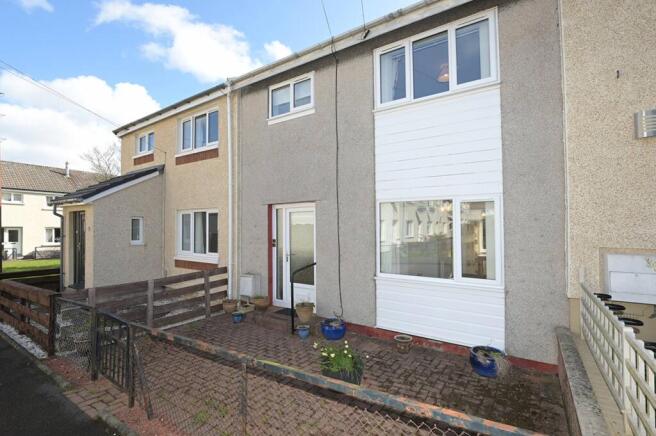 2 bed property, in Lawers Square, £160,000