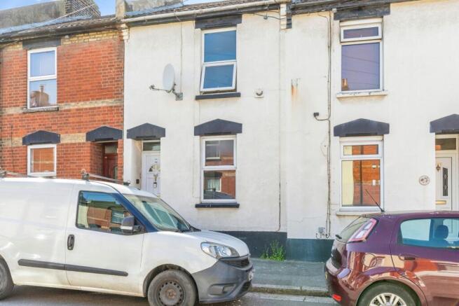 3 bed property, in Catherine Street, £190,000