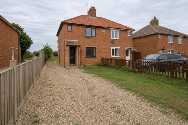 3 bed property, in Sluice Road, £160,000