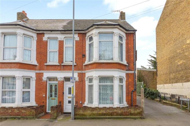 4 bed property, in Thanet Road, £300,000