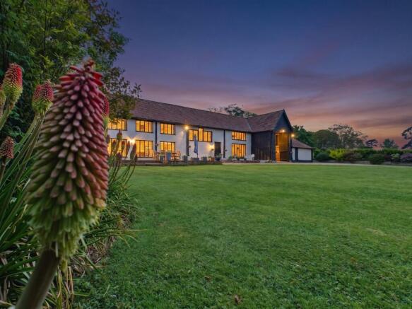 5 bed property, in Topcroft Street, £1,250,000