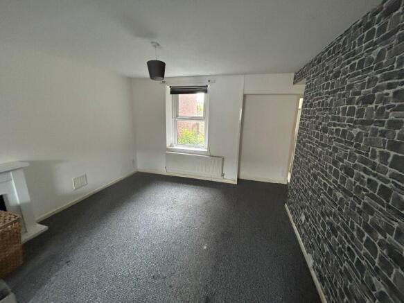3 bed property, in Lower West End, £120,000