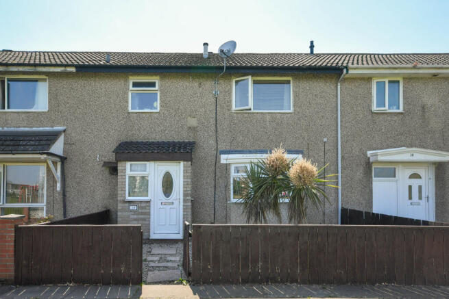 3 bed property, in Copley Close, £85,000