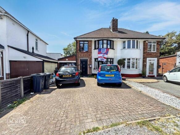 3 bed property, in Endhill Road, £260,000