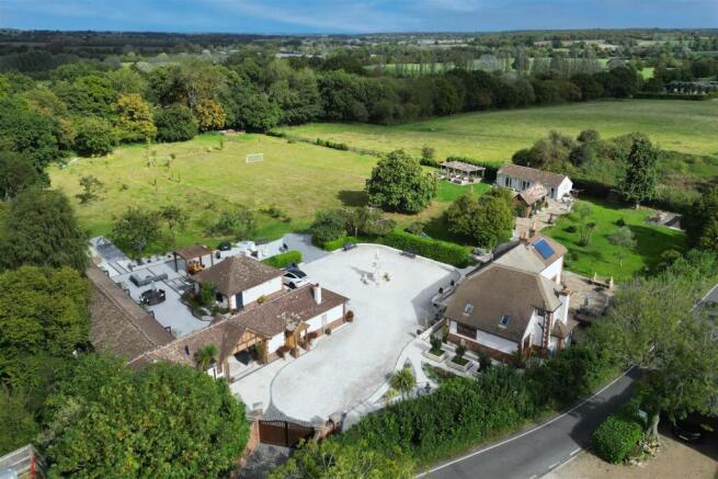 6 bed property, in ** SIGNATURE HOME ** Hay Green Lane, £2,000,000