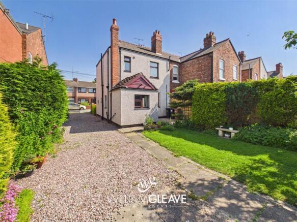 3 bed property, in Glynne Street, £160,000
