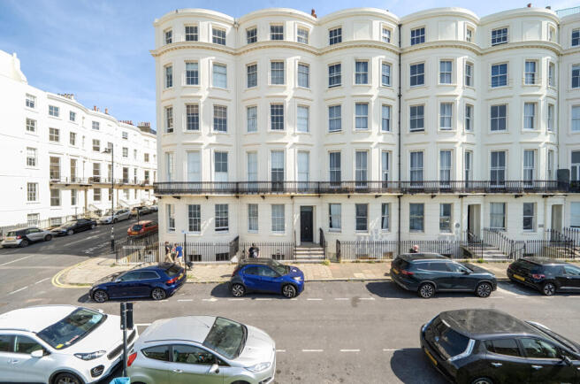 2 bed property, in Percival Terrace, £400,000