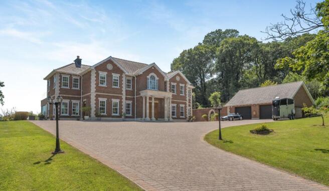 4 bed property, in Pen-Y-Fai, £2,500,000