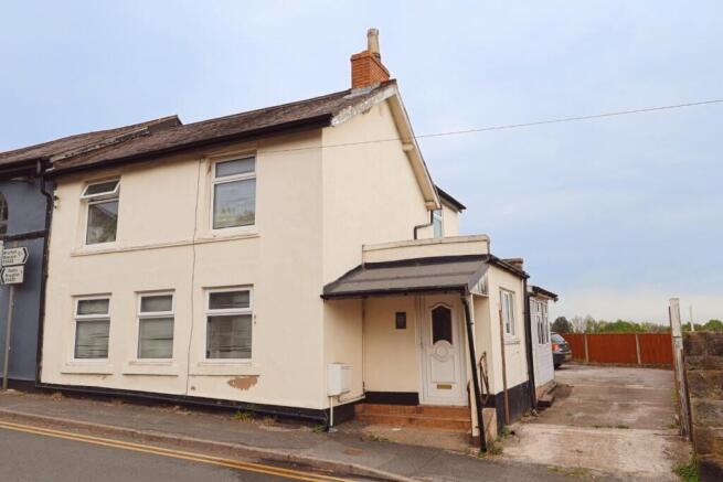 3 bed property, in Wrexham Road, £150,000