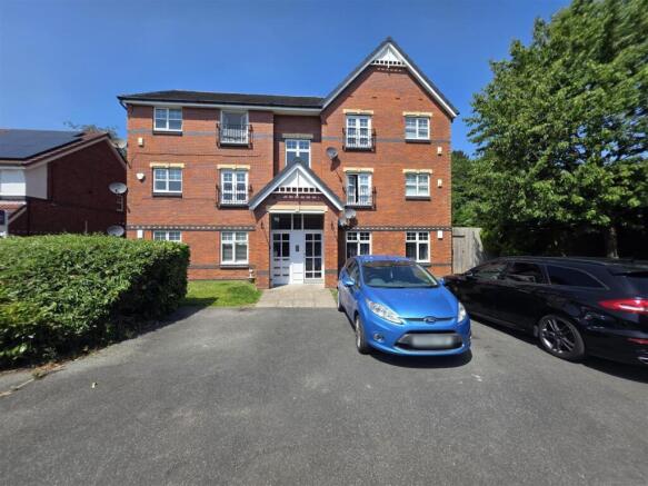 2 bed property, in Haslington Road, £175,000