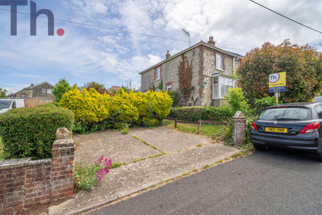 3 bed property, in Wroxall, £175,000