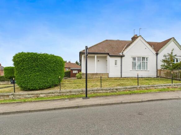 3 bed property, in 1 Woodlands Road, £325,000