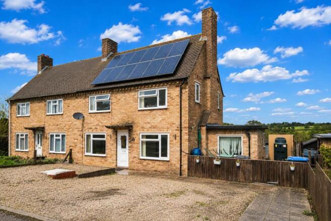 3 bed property, in Cleveley Road, £375,000