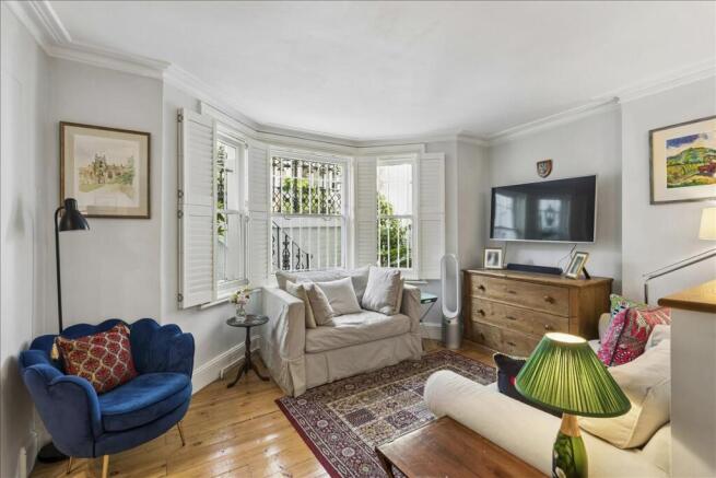 2 bed property, in Stanwick Road, £649,950