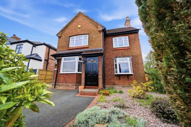 3 bed property, in Hartford Road, £400,000