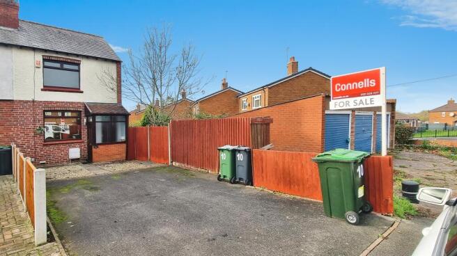 2 bed property, in Wilford Road, £180,000