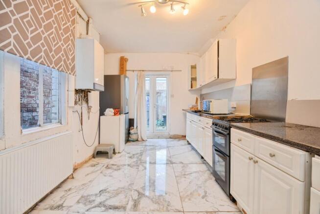 3 bed property, in Wellesley Road, £97,750