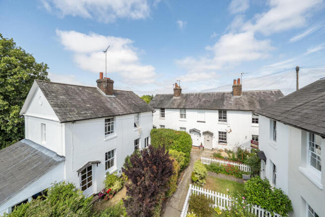 2 bed property, in High Street, £350,000