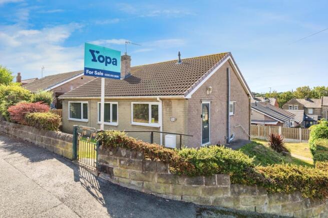 3 bed property, in Wood View, £260,000