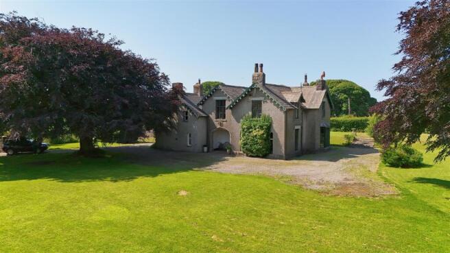 7 bed property, in Pennington, £875,000