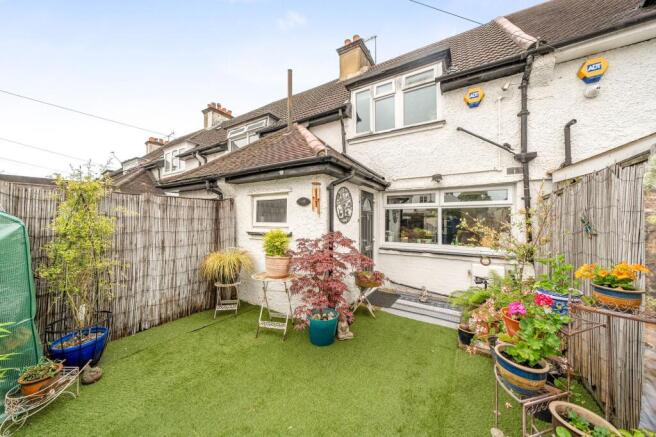3 bed property, in Horton Hill, £435,000