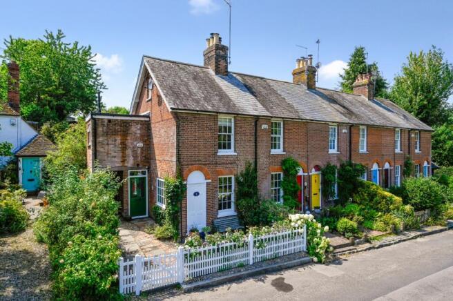 3 bed property, in South Street, £425,000